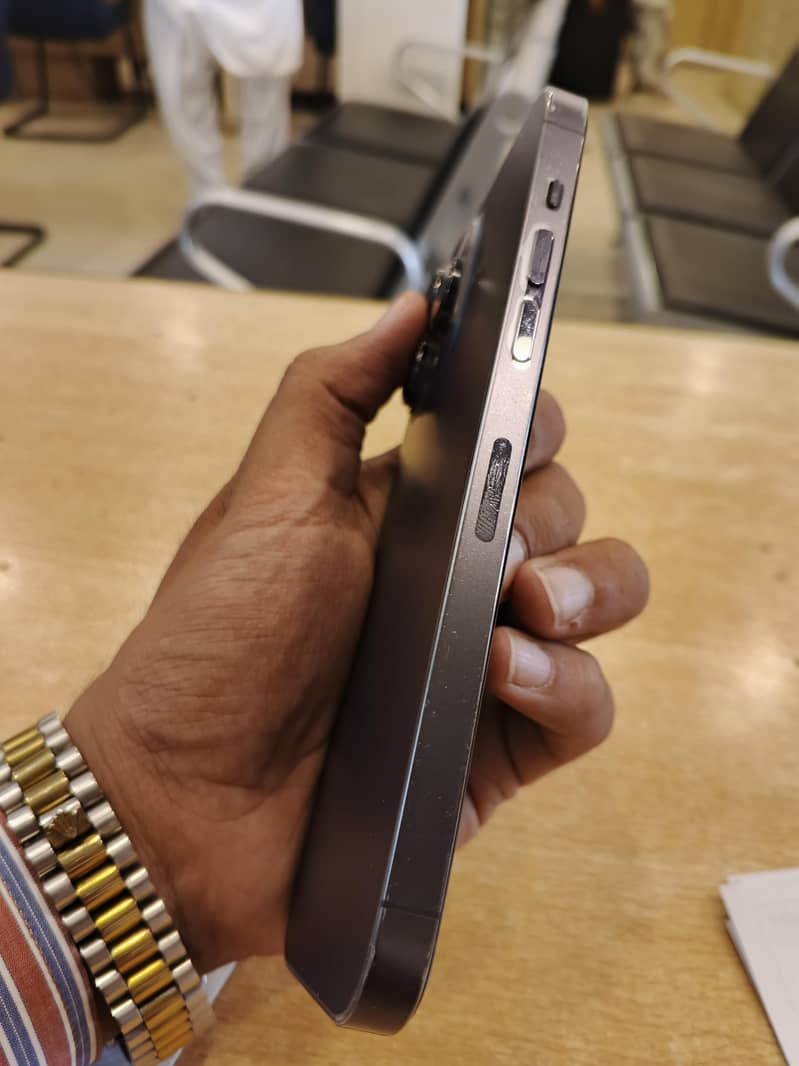 Apple iPhone 14 Pro Max 3