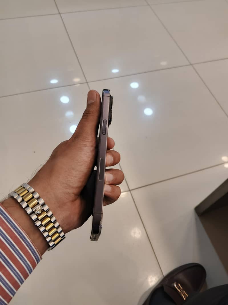 Apple iPhone 14 Pro Max 6