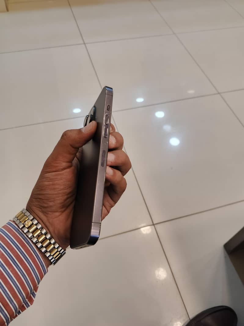 Apple iPhone 14 Pro Max 9
