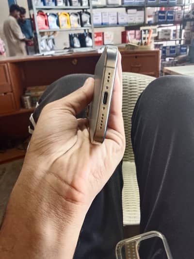 Apple iPhone 16 Pro
