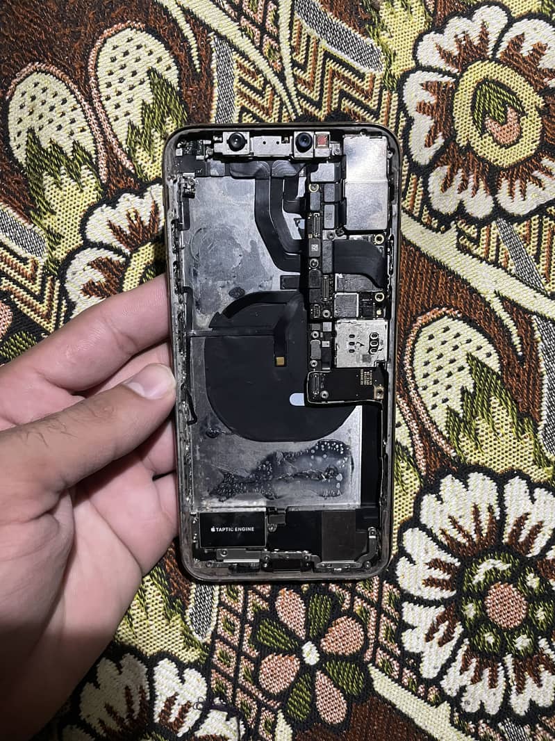 Apple iPhone XS Max 1