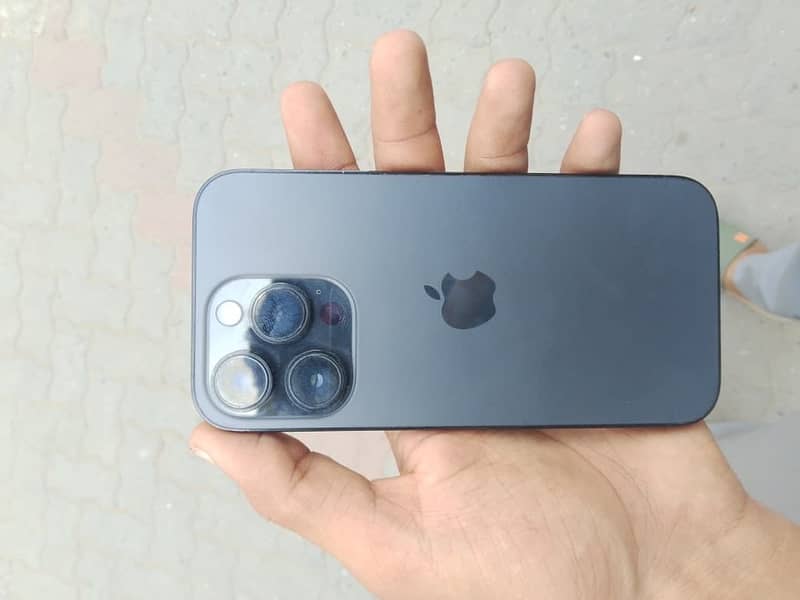 Apple iPhone 14 Pro 1