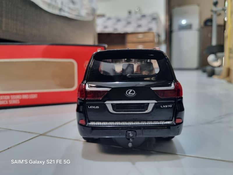 lexus LX570 9