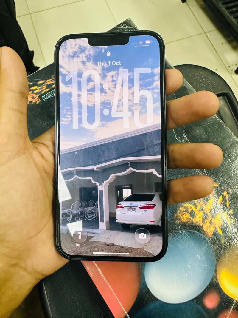 Apple iPhone 13 1