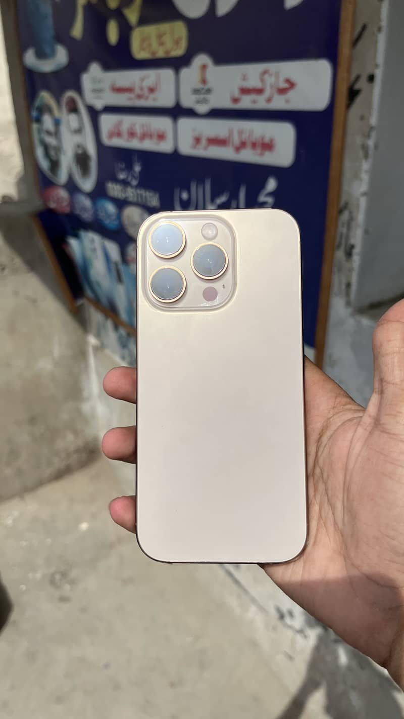 Apple iPhone 16 Pro 0