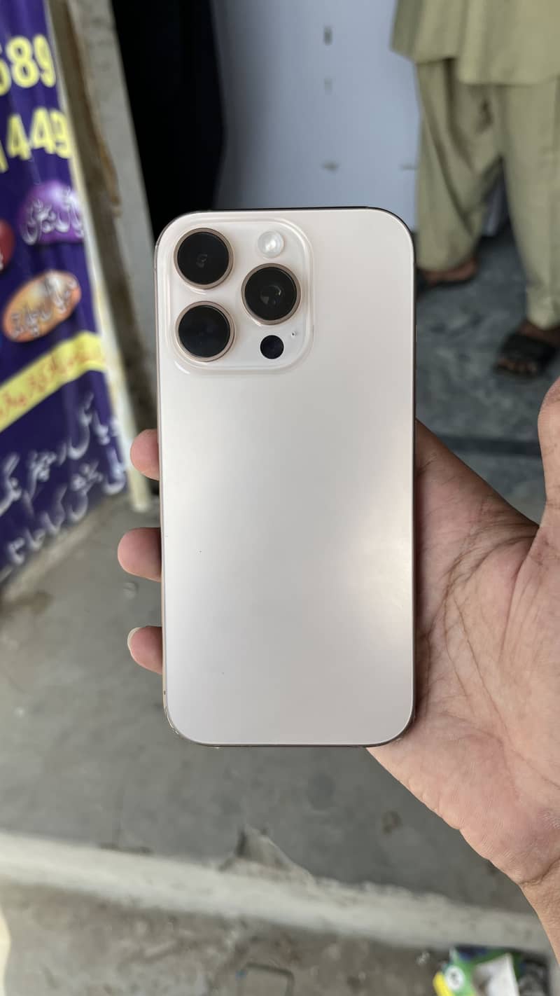 Apple iPhone 16 Pro 5