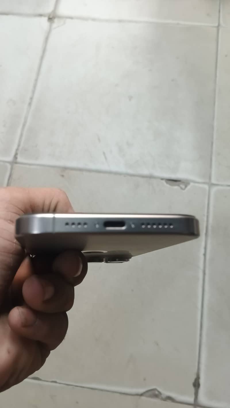 Apple iPhone 15 Pro Max 7