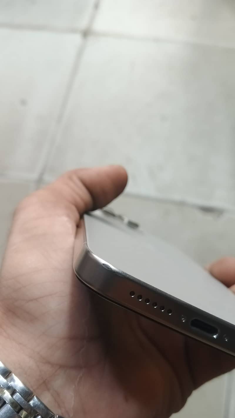 Apple iPhone 15 Pro Max 8