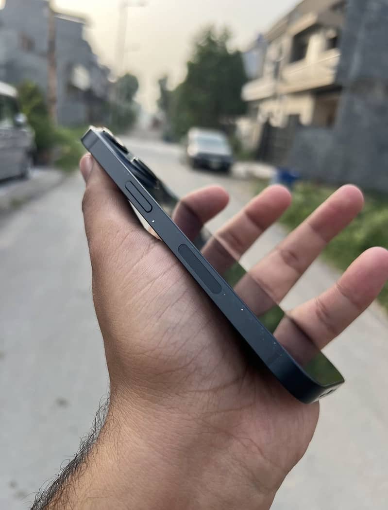 Apple iPhone 14 2