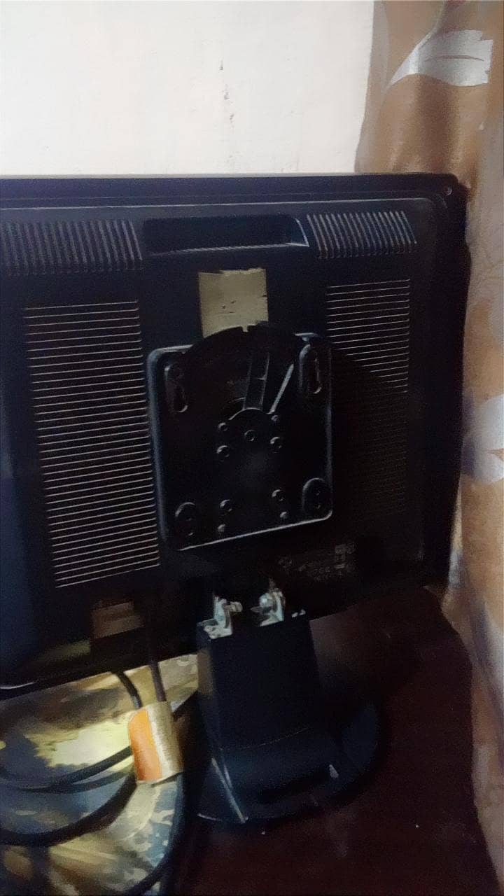 16 inch lcd 0