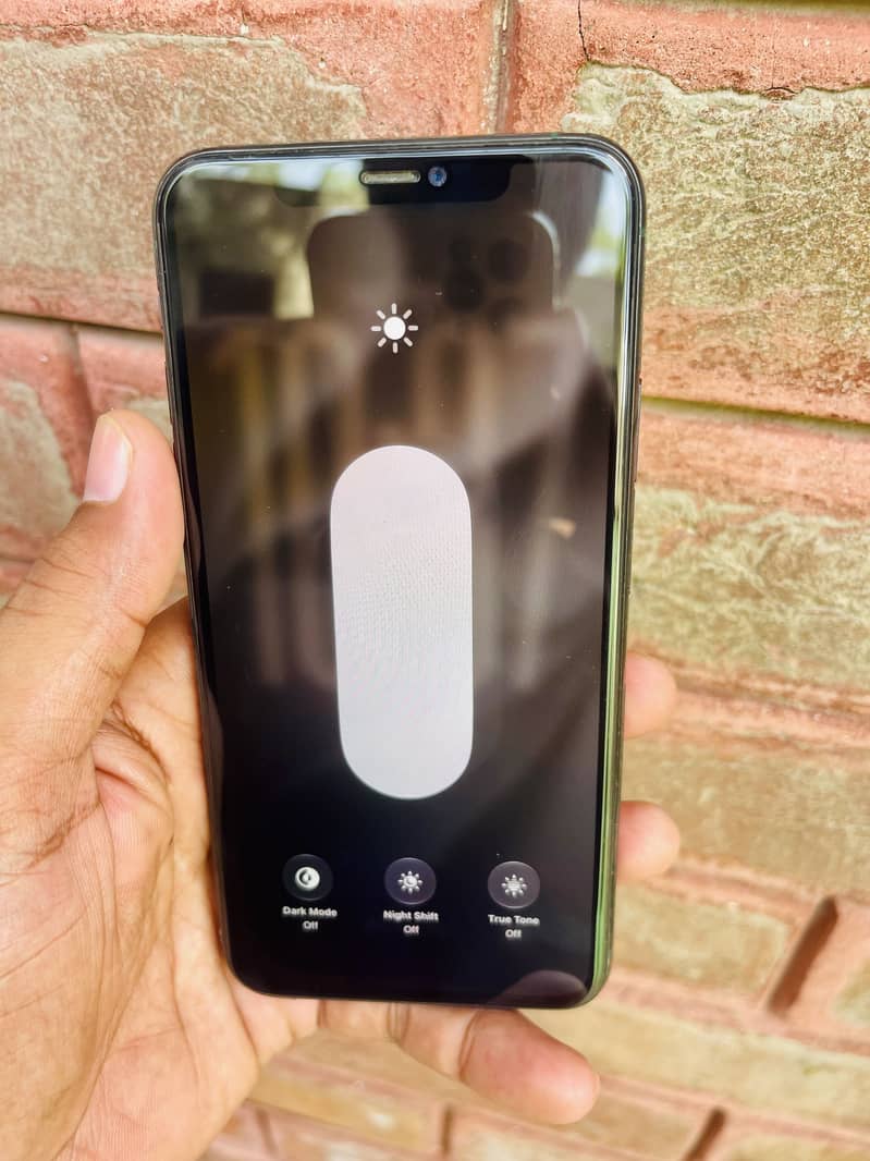 Apple iPhone 11 Pro Max 2