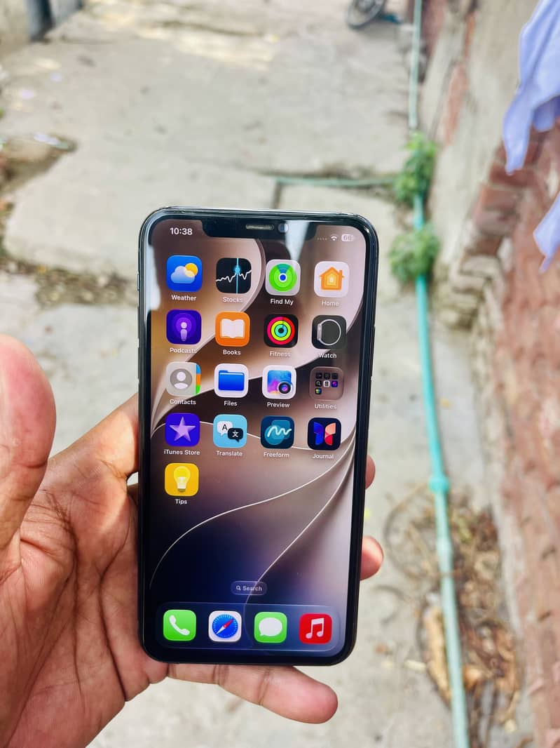 Apple iPhone 11 Pro Max 7