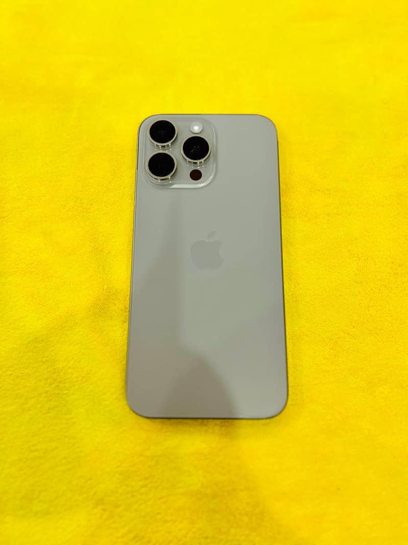 Apple iPhone 15 Pro Max 5