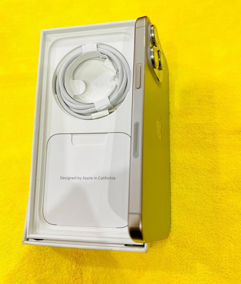 Apple iPhone 15 Pro Max 6