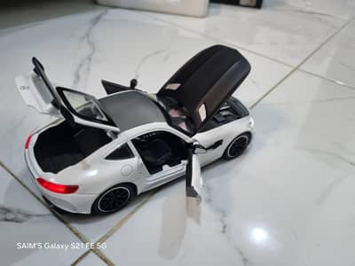 MERCEDES AMG GT-R