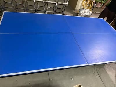 Table Tennis Table with Net Included – Great Condition