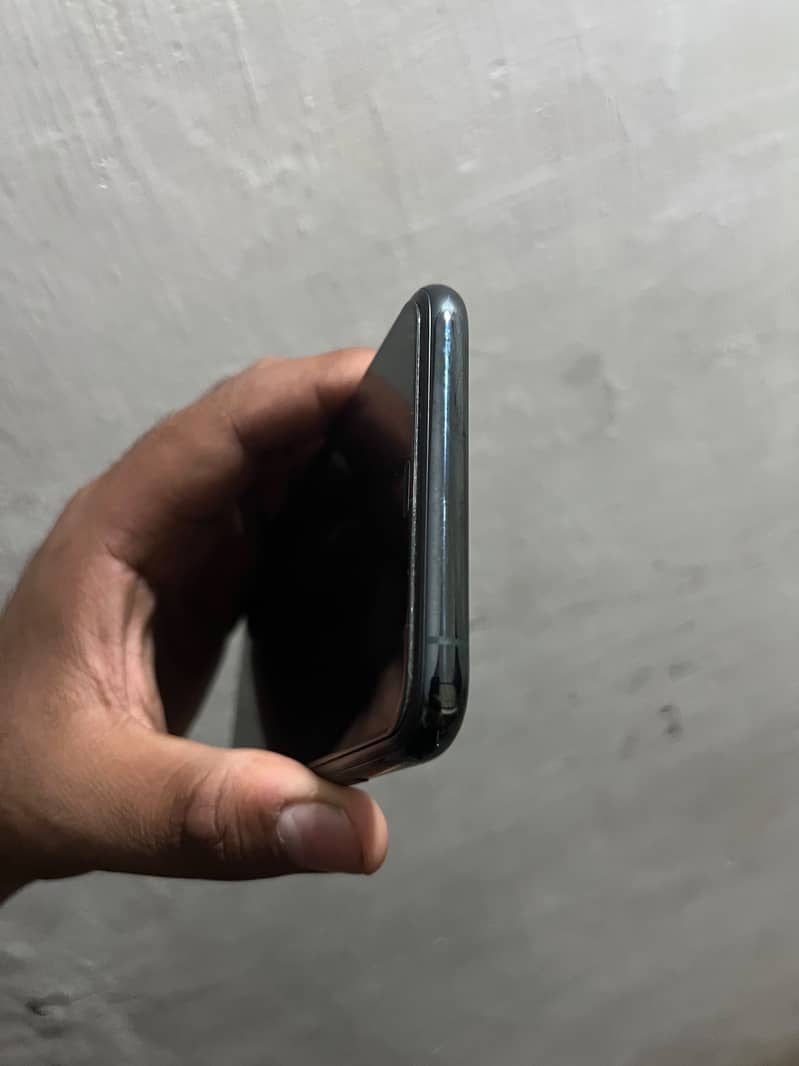 Apple iPhone 11 Pro Max 1