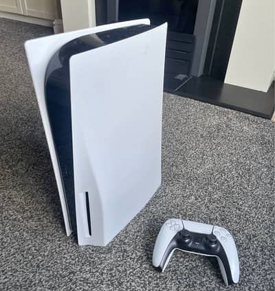 Platstation 5 ps5 1tb imported from UK good condition