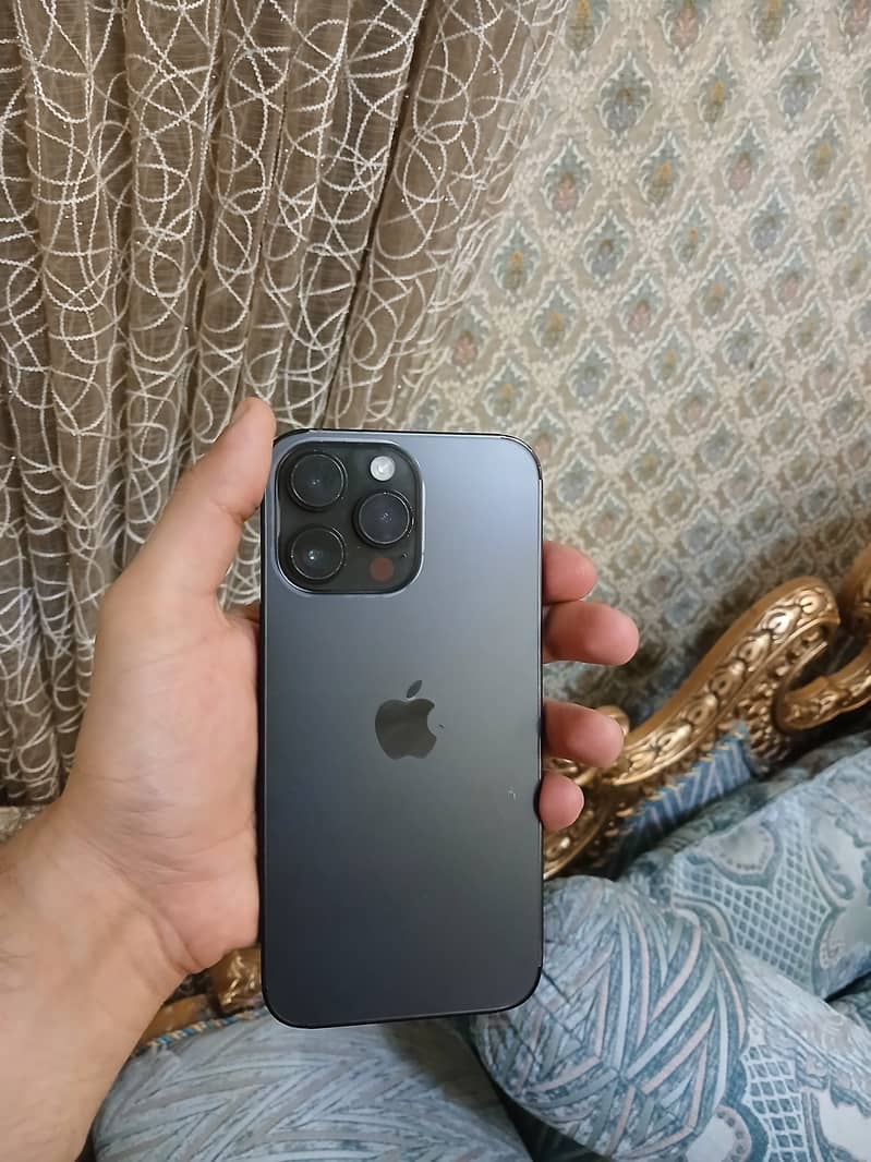 Apple iPhone 14 Pro Max 0
