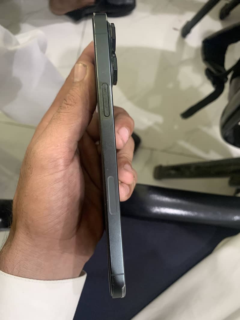 Apple iPhone 13 Pro Max 5