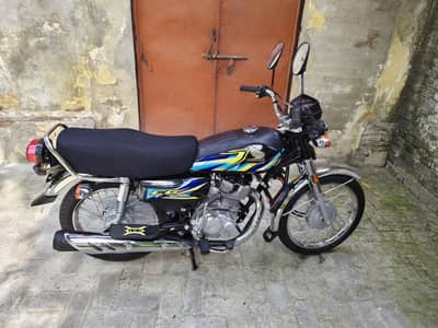 Honda CG 125 - Black | Almost Brand New