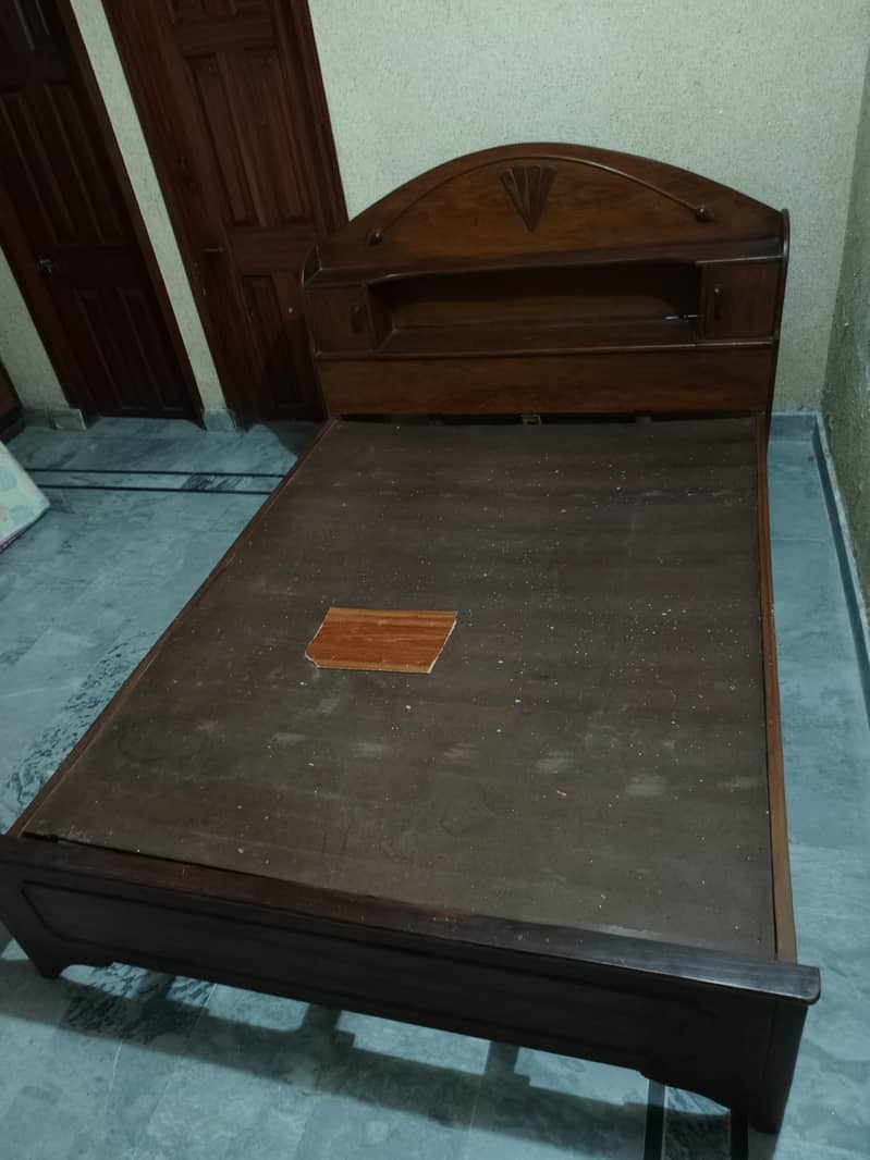 DOUBLE BED (QUEEN SIZE) 2
