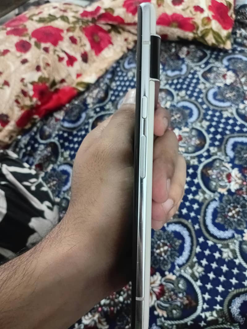 Google Pixel 6 Pro 2