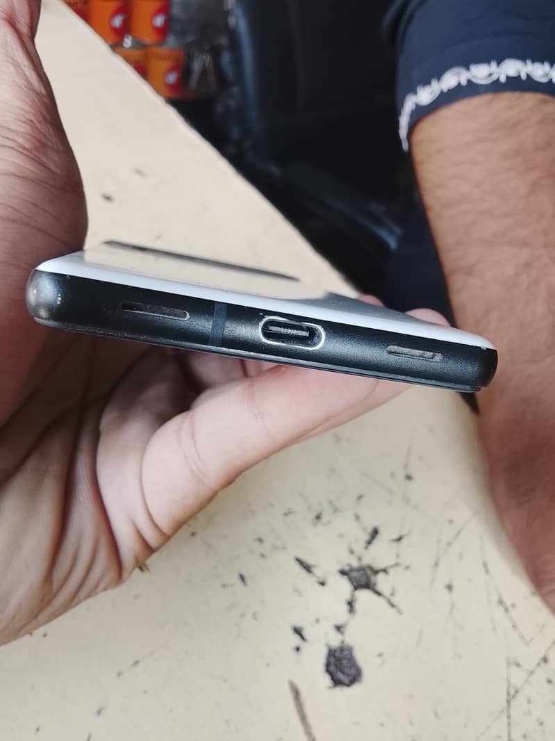 Google Pixel 6a 1