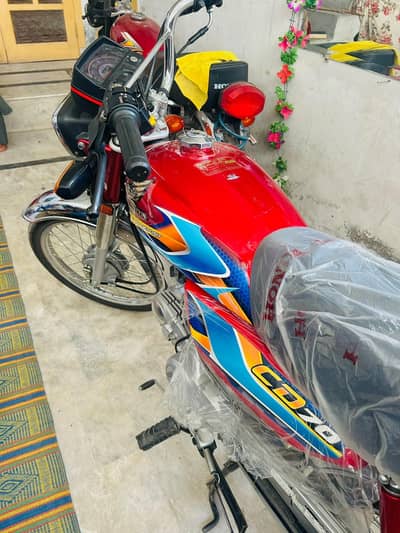 Honda CD 70 26 model Islamabad register 300 Chala huwa ha