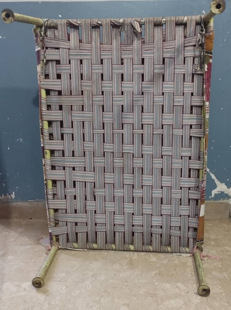 Small sized iron bunk bed 0
