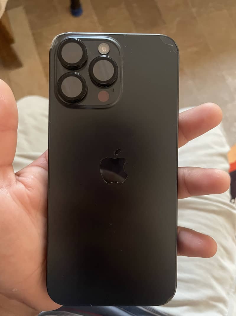 Apple iPhone 15 Pro Max 3