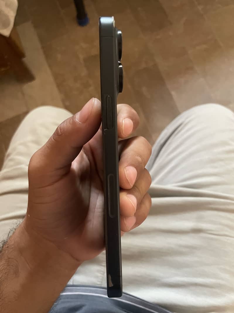 Apple iPhone 15 Pro Max 5