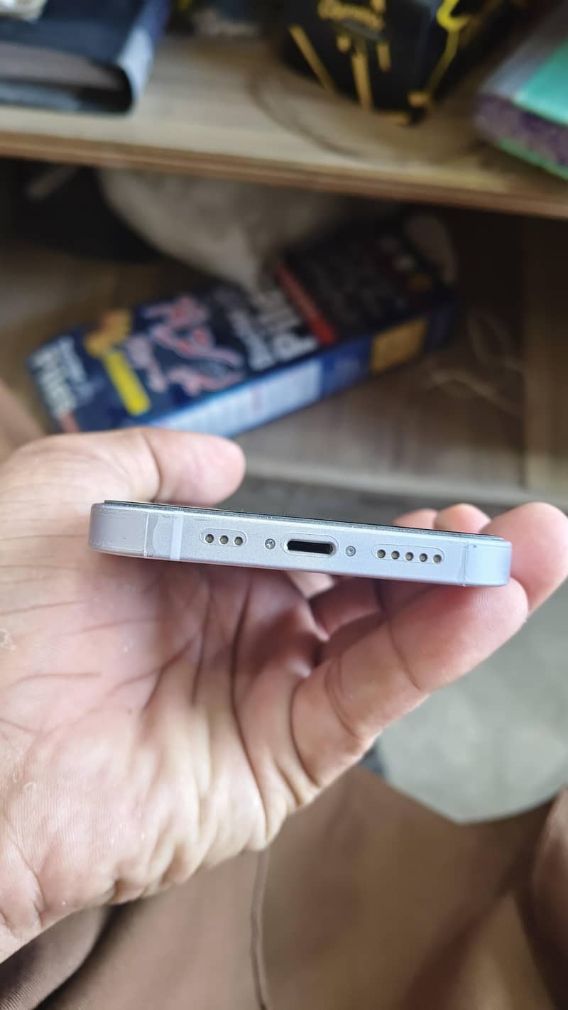 Apple iPhone 14 6