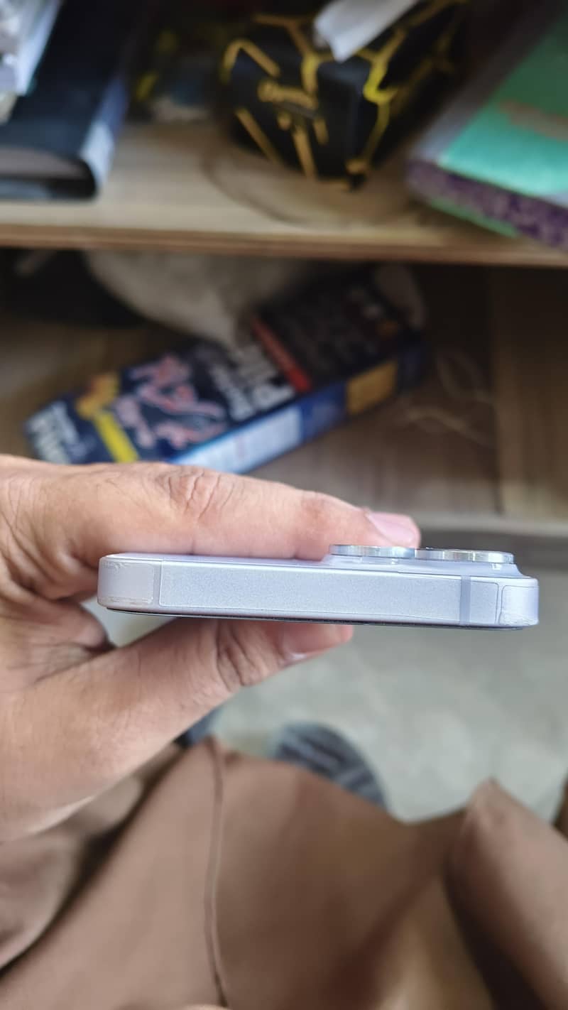 Apple iPhone 14 8
