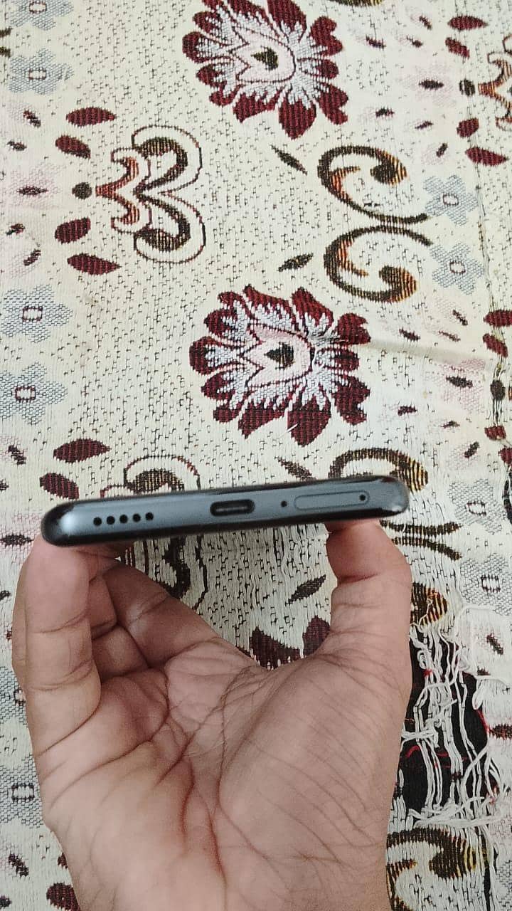 Xiaomi Redmi Note 14 Pro Plus 4