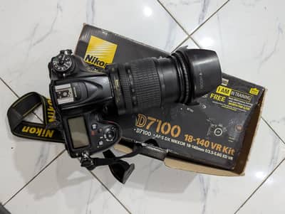 Nikon D7100 18-105mm with Complete Box