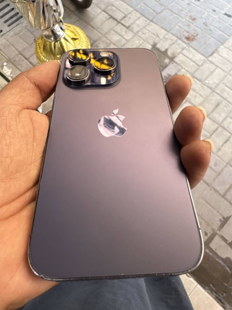 Apple iPhone 14 Pro 1
