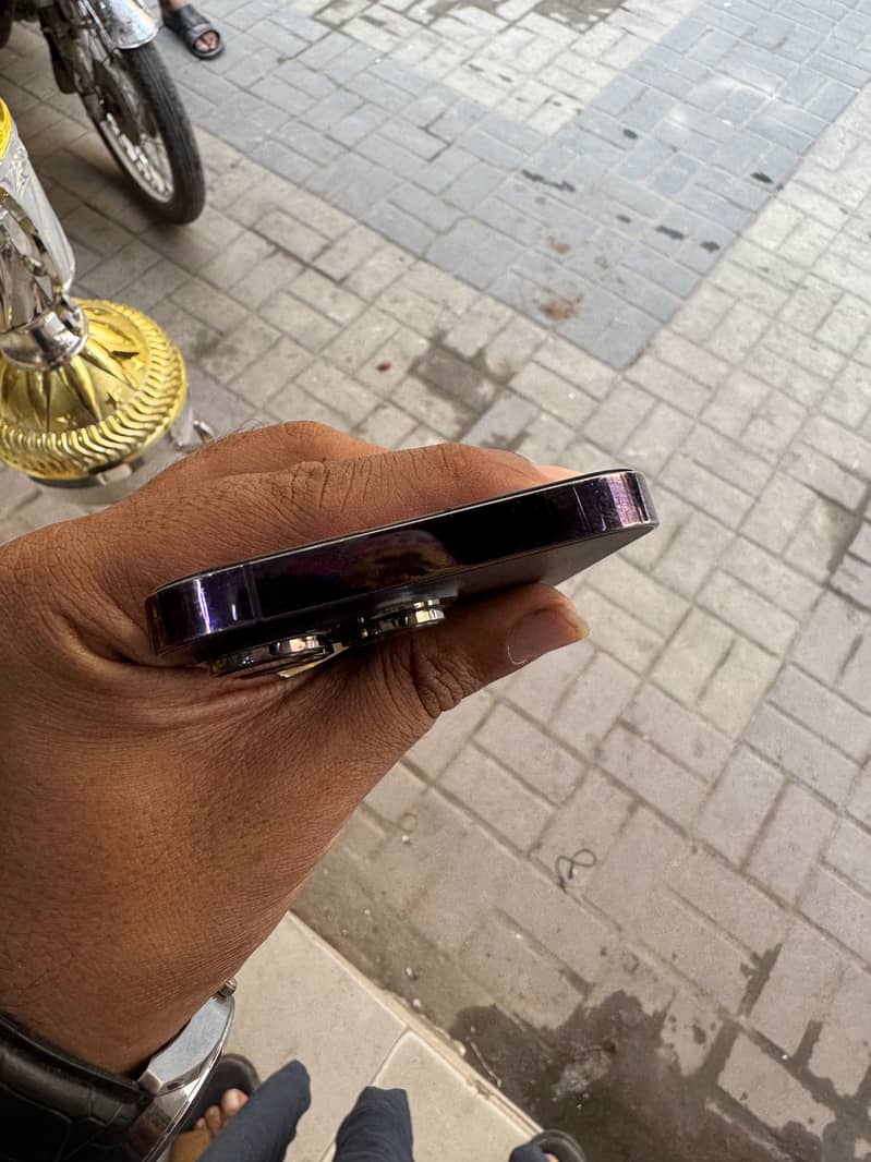 Apple iPhone 14 Pro 3