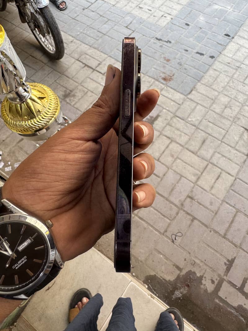 Apple iPhone 14 Pro 8