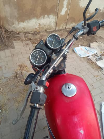 Suzuki GS 150 (2018)