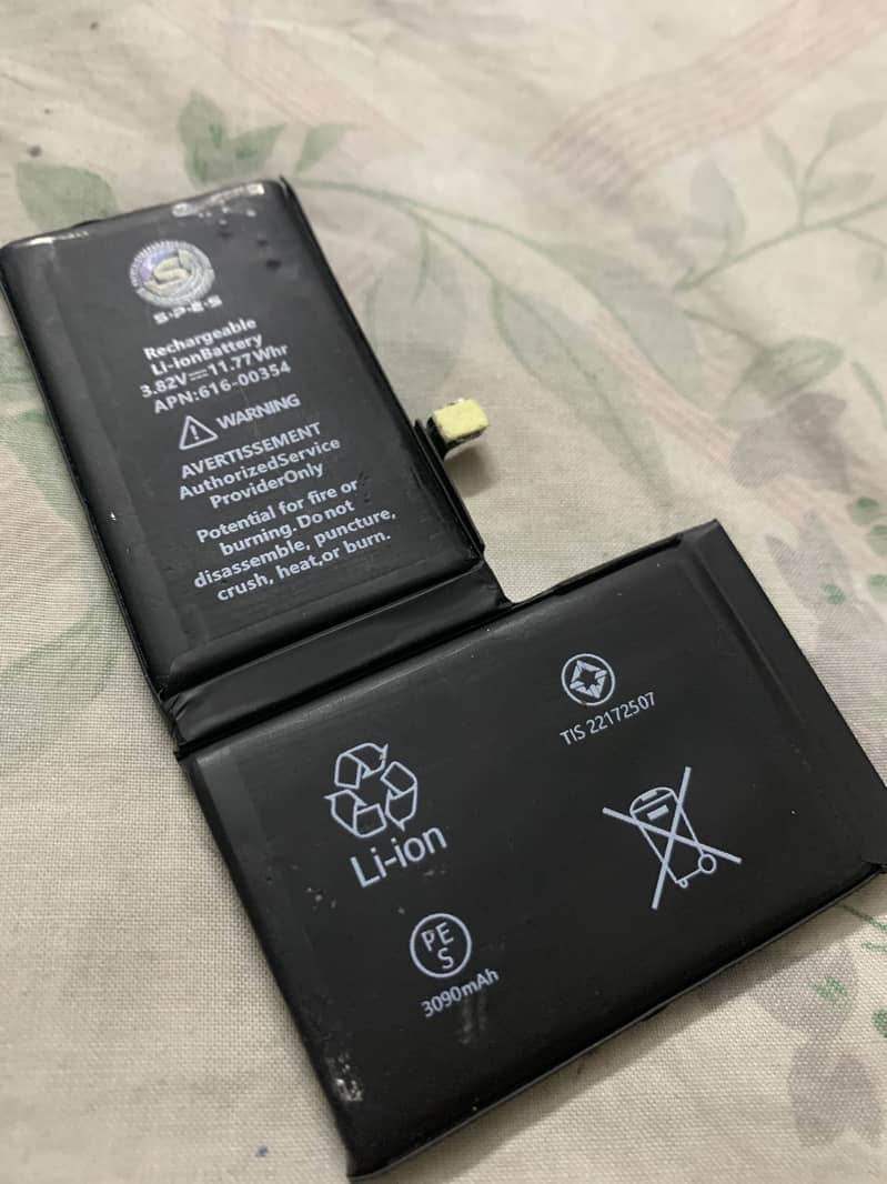 Apple iPhone X for parts (dead) 2