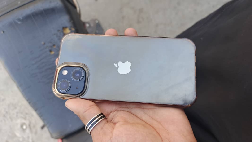 Apple iPhone 13 3