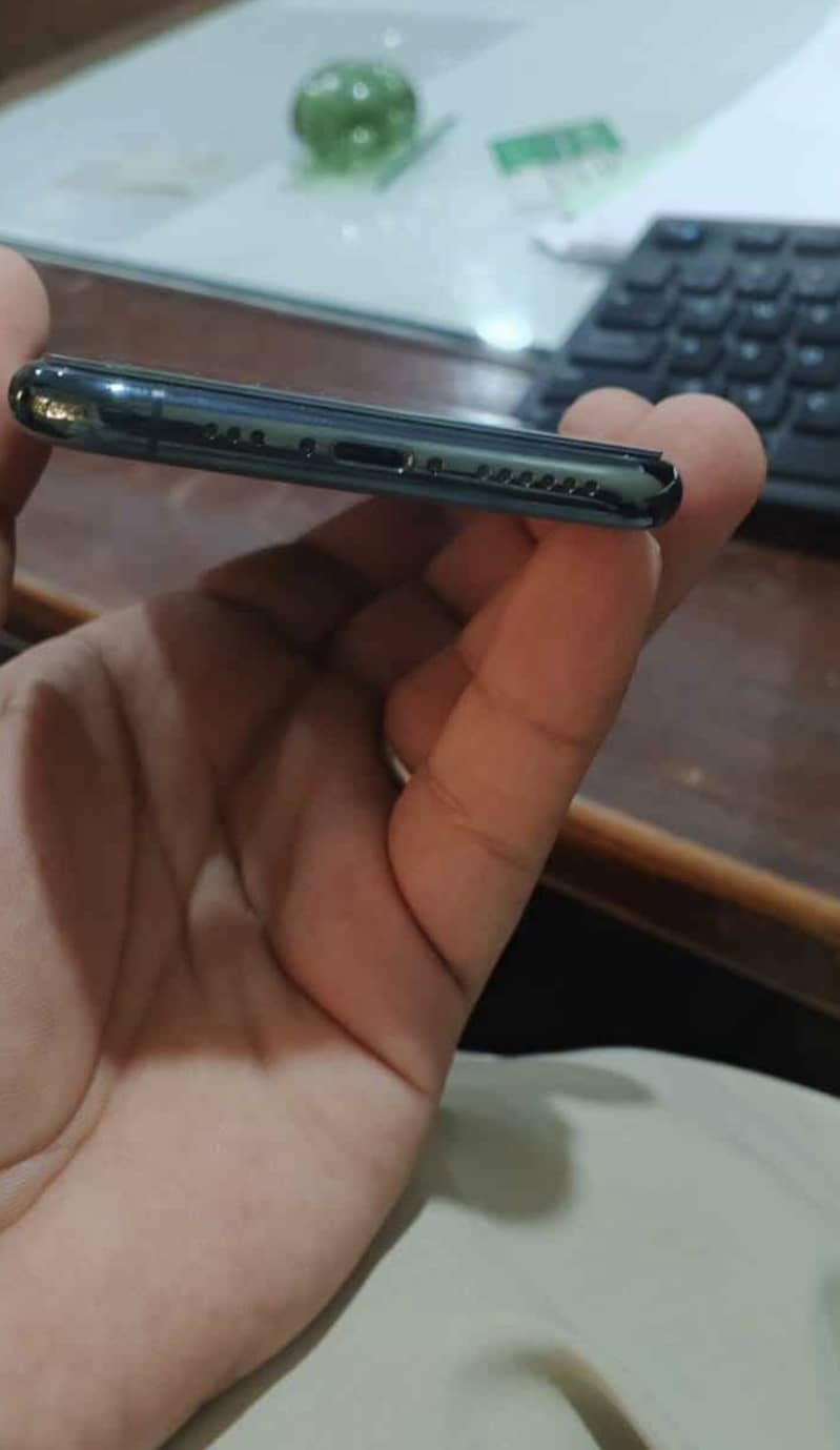 Apple iPhone 11 Pro 2