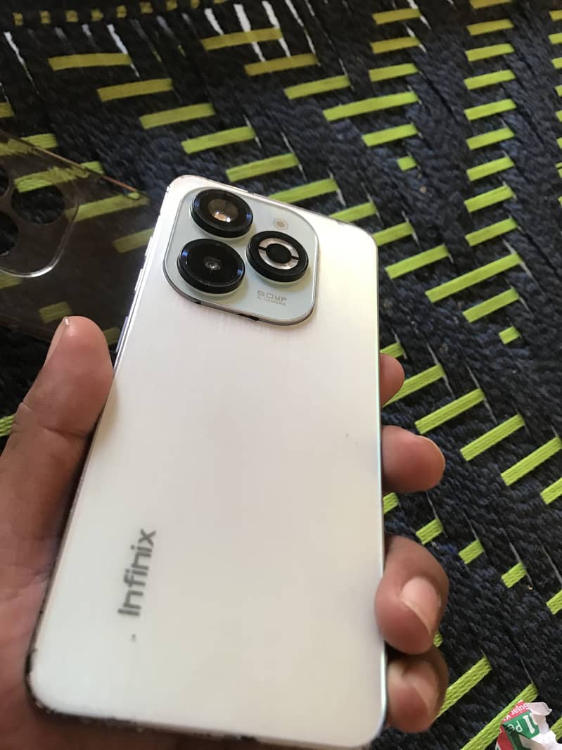 Infinix smart 8 plus 1