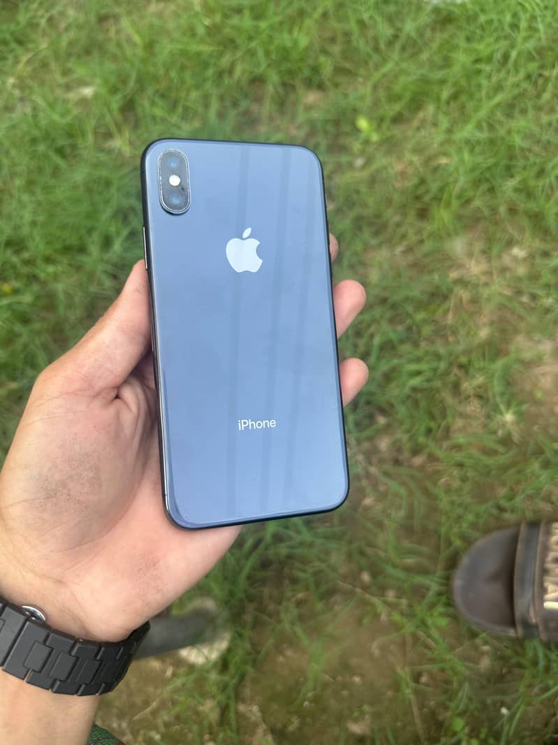 Apple iPhone XS 1