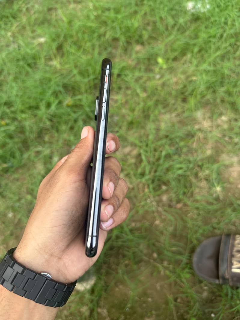 Apple iPhone XS 2