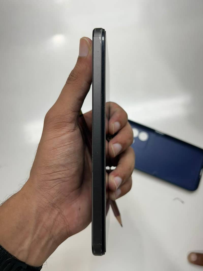 Realme C85 0