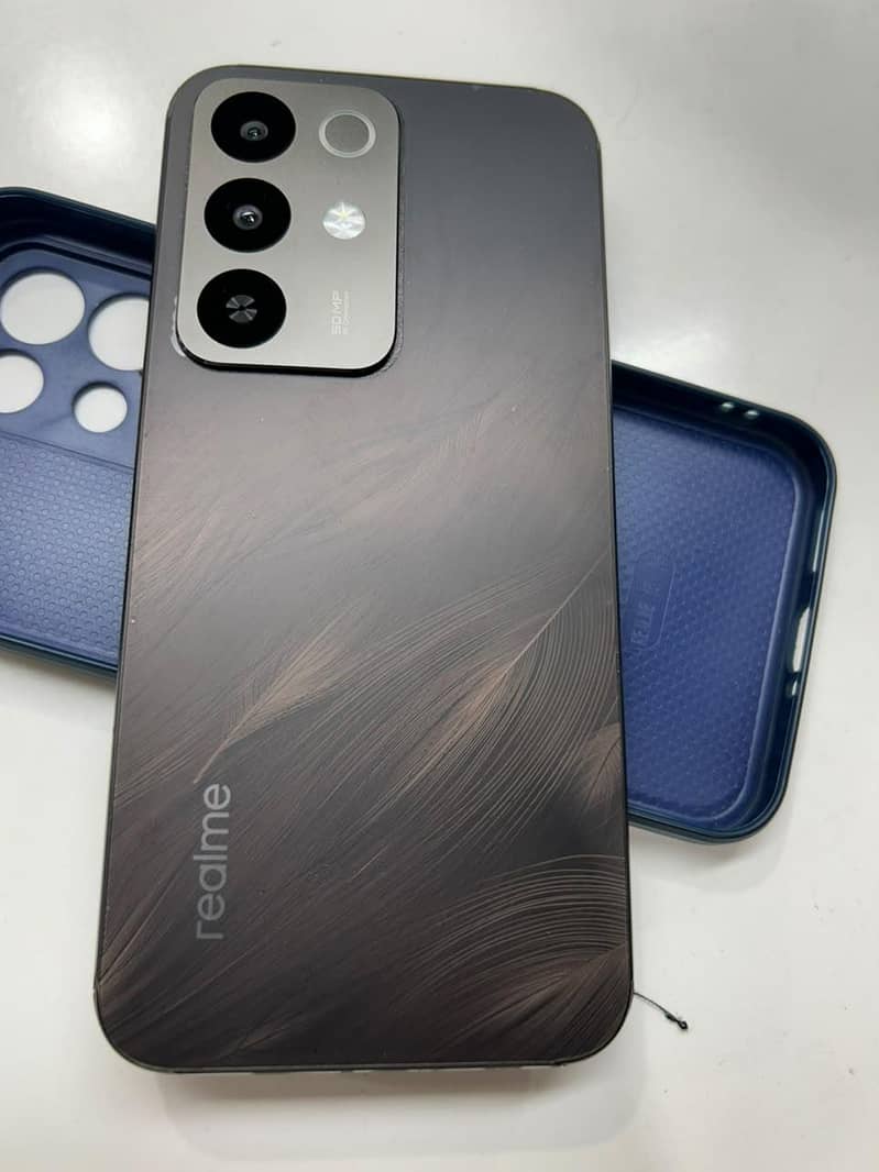 Realme C85 1