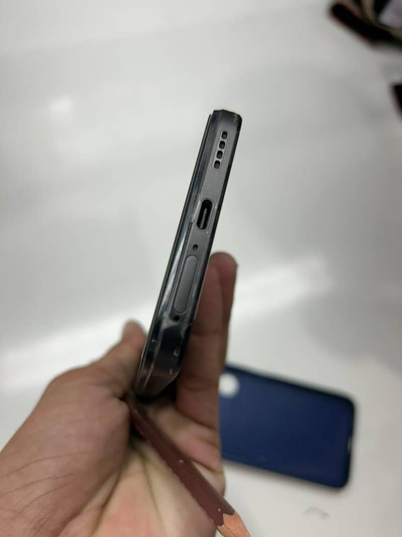 Realme C85 4
