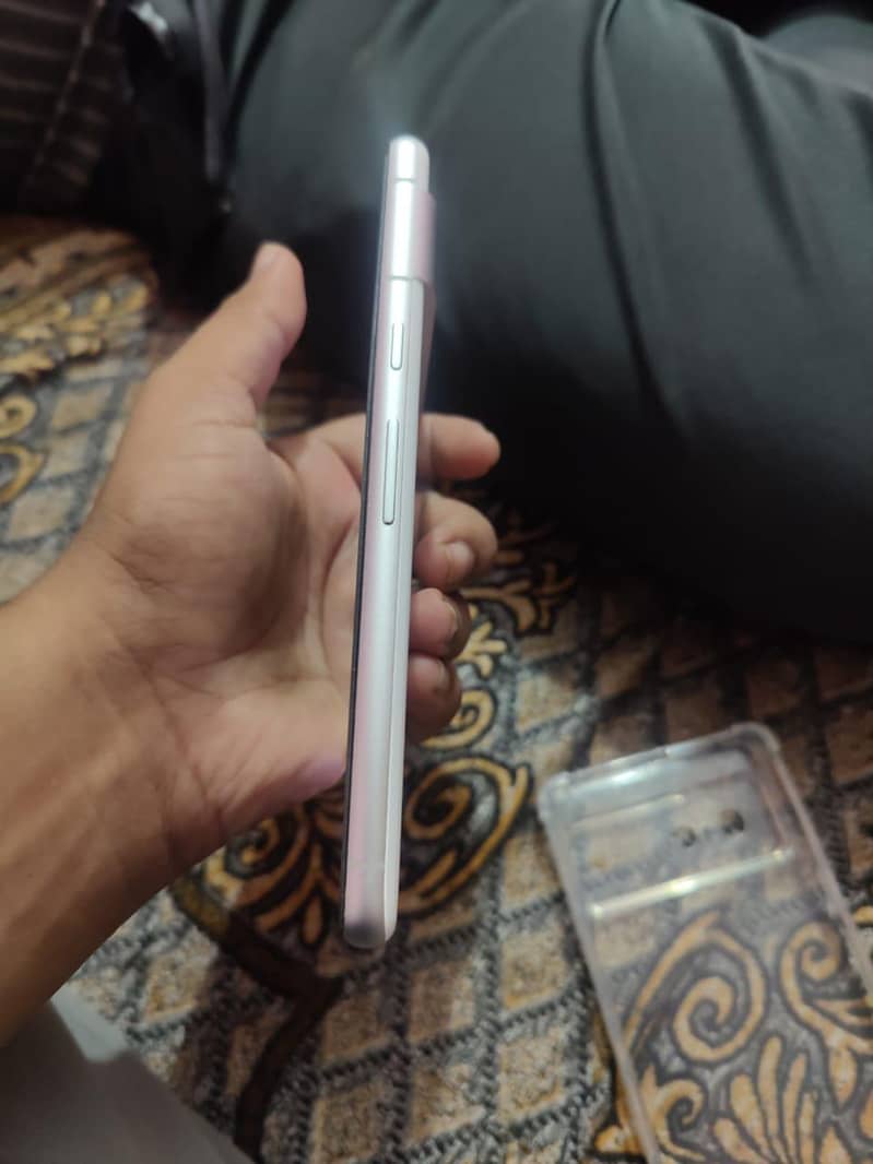 Google Pixel 7 3